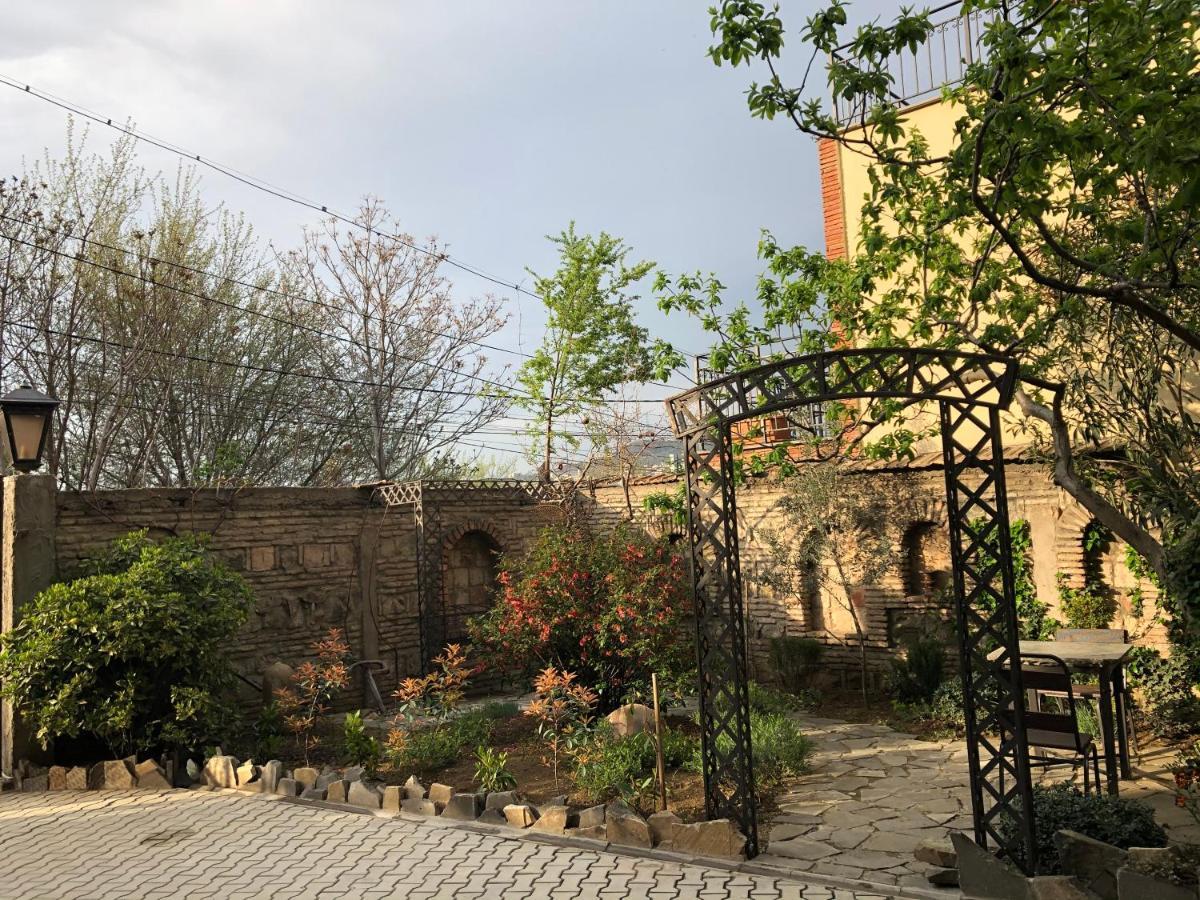 Artists Residence In Tbilisi ภายนอก รูปภาพ