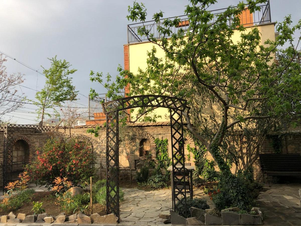 Artists Residence In Tbilisi ภายนอก รูปภาพ