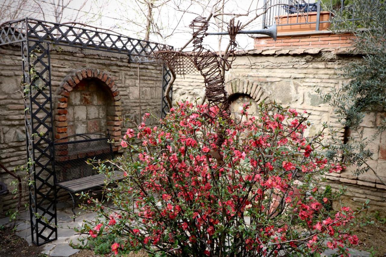 Artists Residence In Tbilisi ภายนอก รูปภาพ
