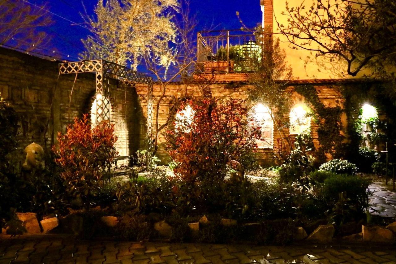 Artists Residence In Tbilisi ภายนอก รูปภาพ