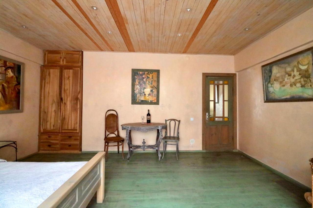 Artists Residence In Tbilisi ภายนอก รูปภาพ